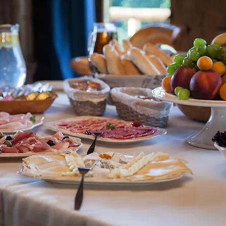 Penzión pre hostí Wellness Ceder 4*